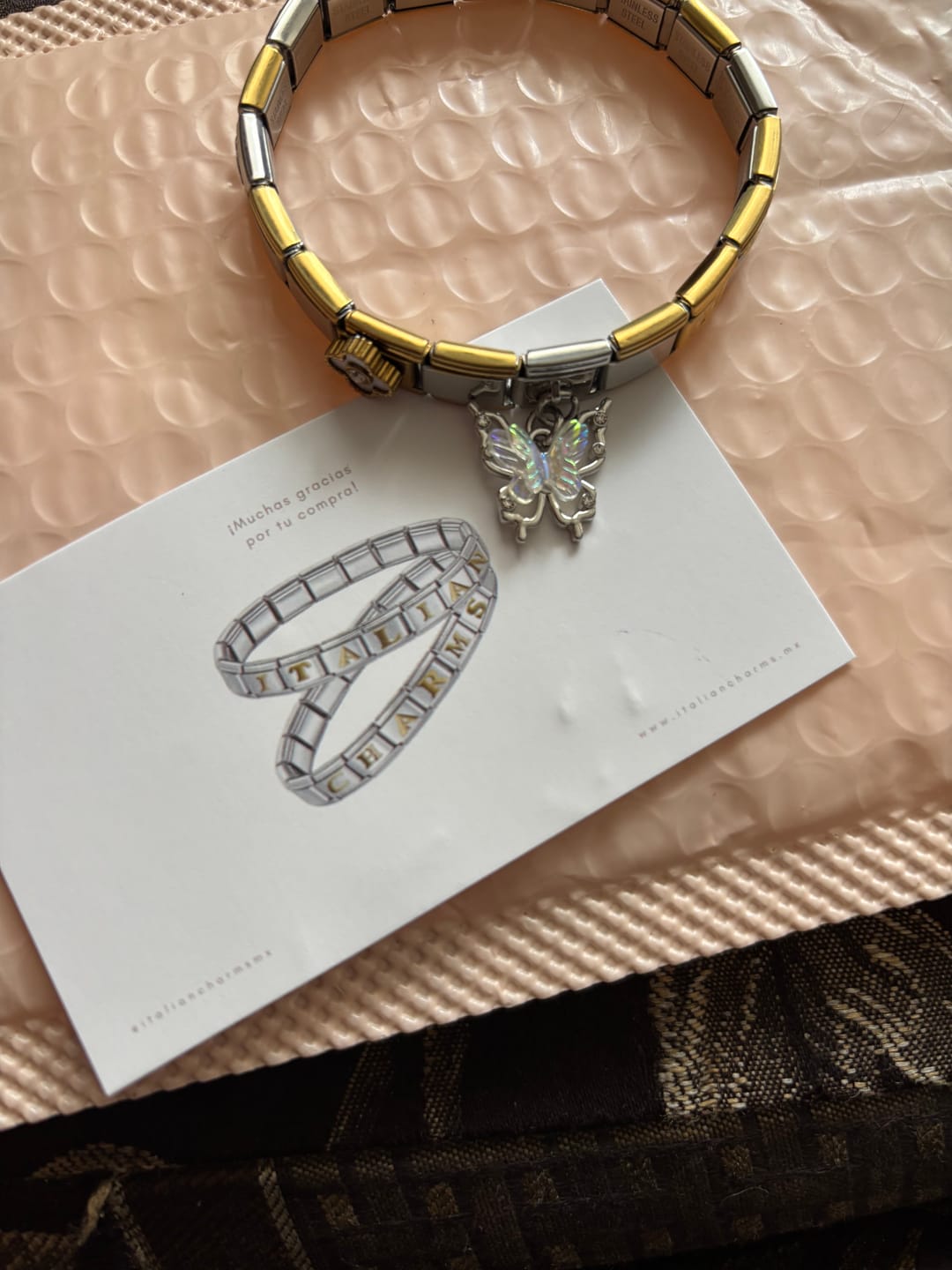 Customer photo review of Charm Colgante Mariposa