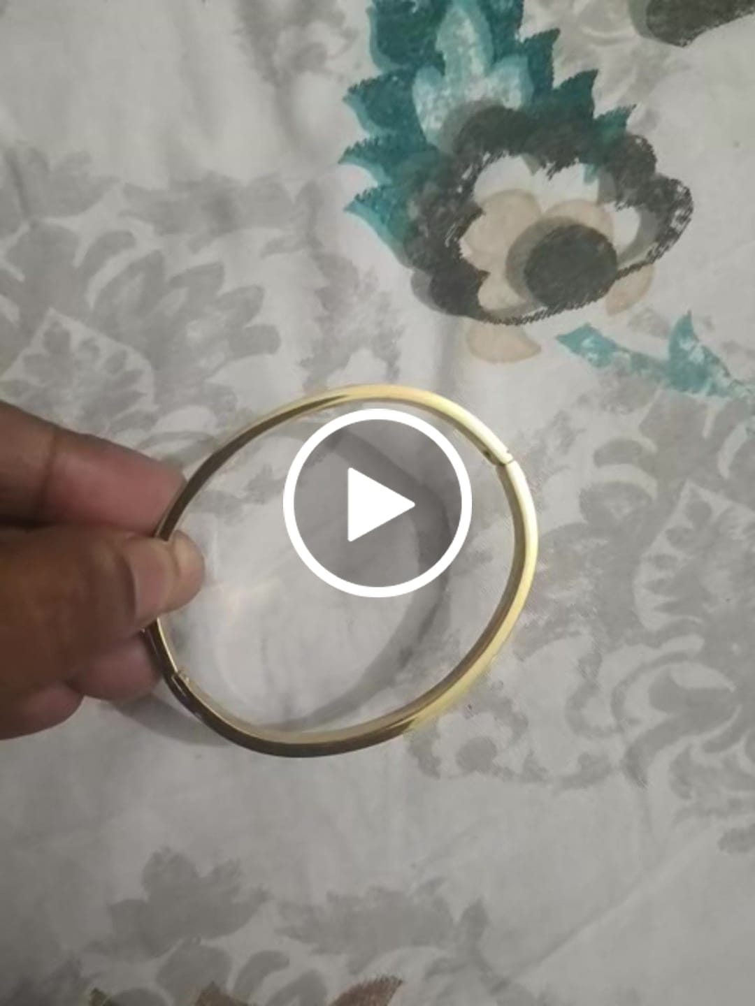 Customer video review of Floral Diamonds Bangle Bracelet