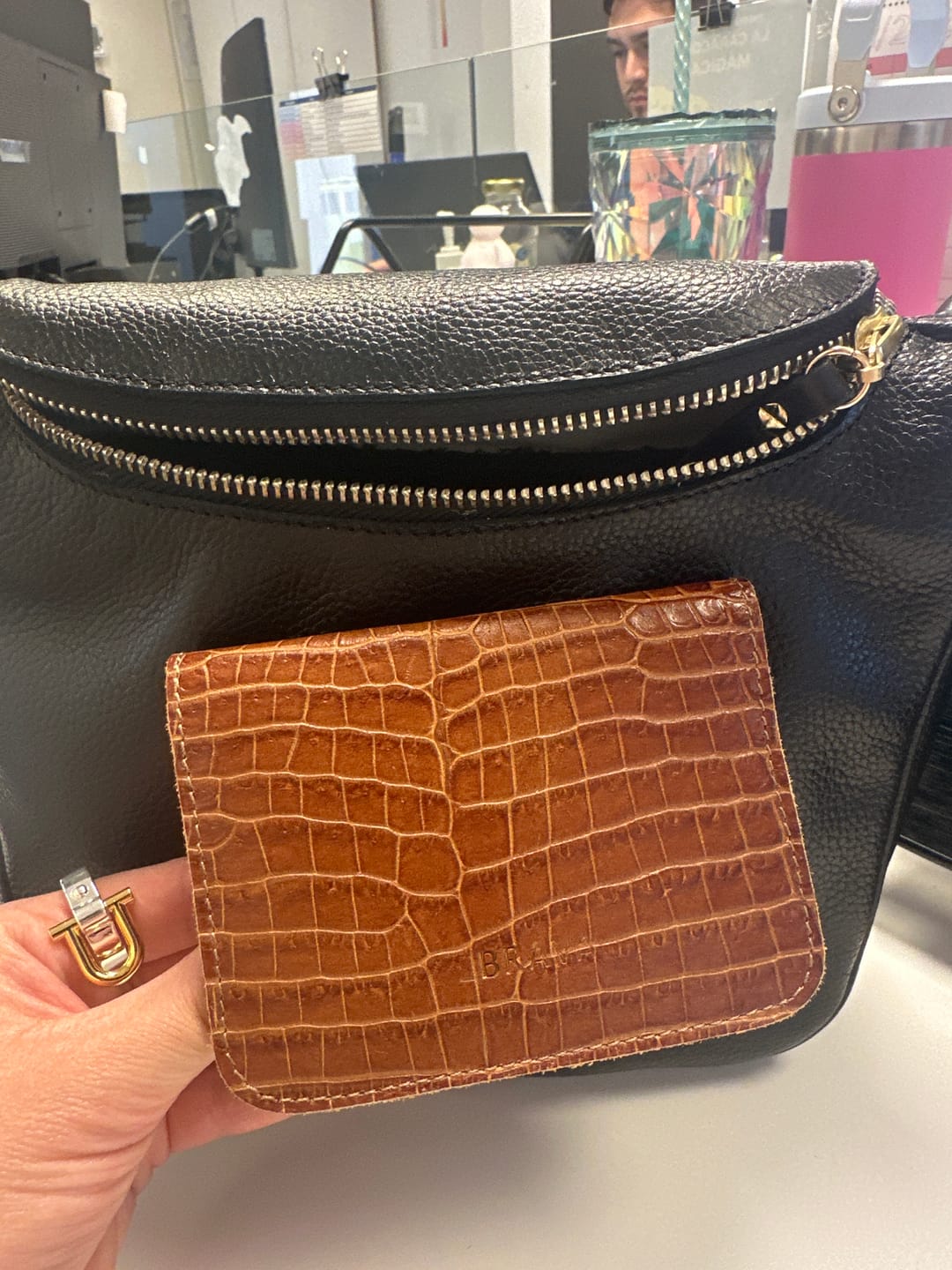 Customer photo review of Billetera & tarjetero modelo TERESA Croco Tostado
