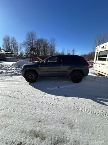 Customer photo review of 2016-2021 Jeep Grand Cherokee (WK2 Chassis) Air Suspension Conversion/Delete Kit for 4x4 3.6L V6, V8 and 3.0 Diesel Engines with Module (JC24FML)