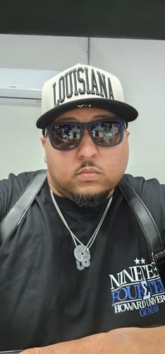 Customer photo review of LOUISIANA SNAPBACK - OFF WHITE EDITION