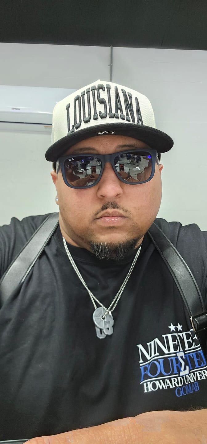 Customer photo review of LOUISIANA SNAPBACK - OFF WHITE EDITION