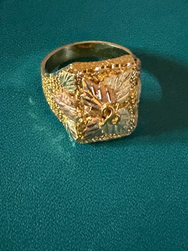 Customer photo review of Squared - Black Hills Gold Mens Ring