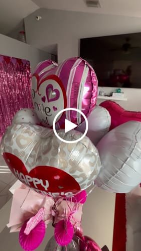 Customer video review of Pink Deluxe Rose Bouquet - Valentines