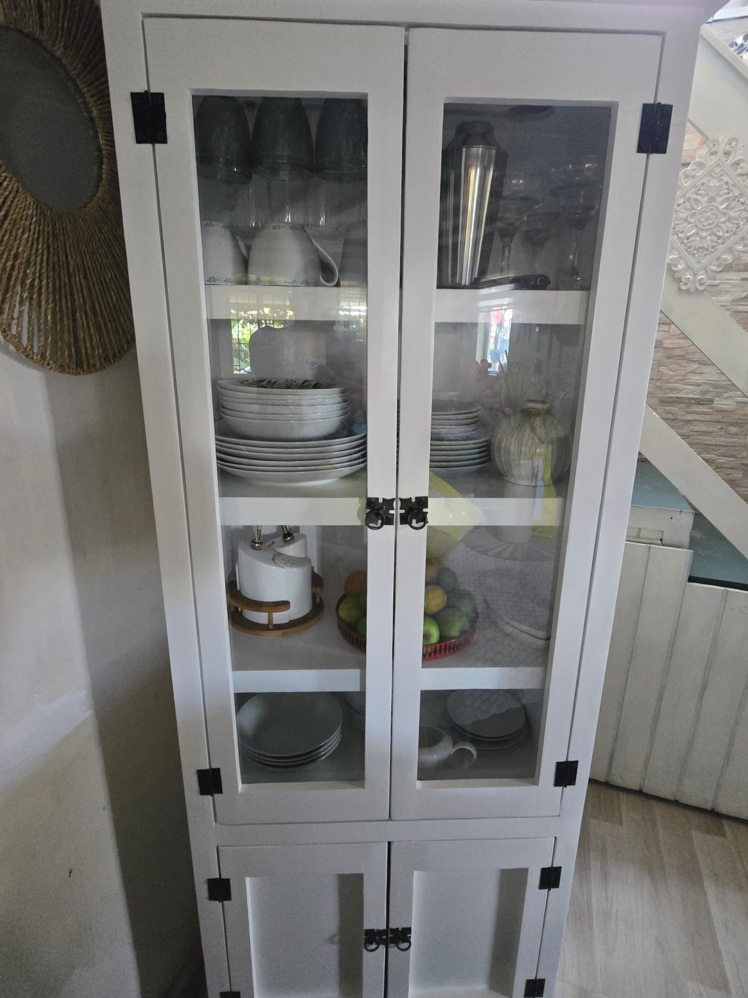Customer photo review of Vitrina de madera de pino 70x32x180 modelo S