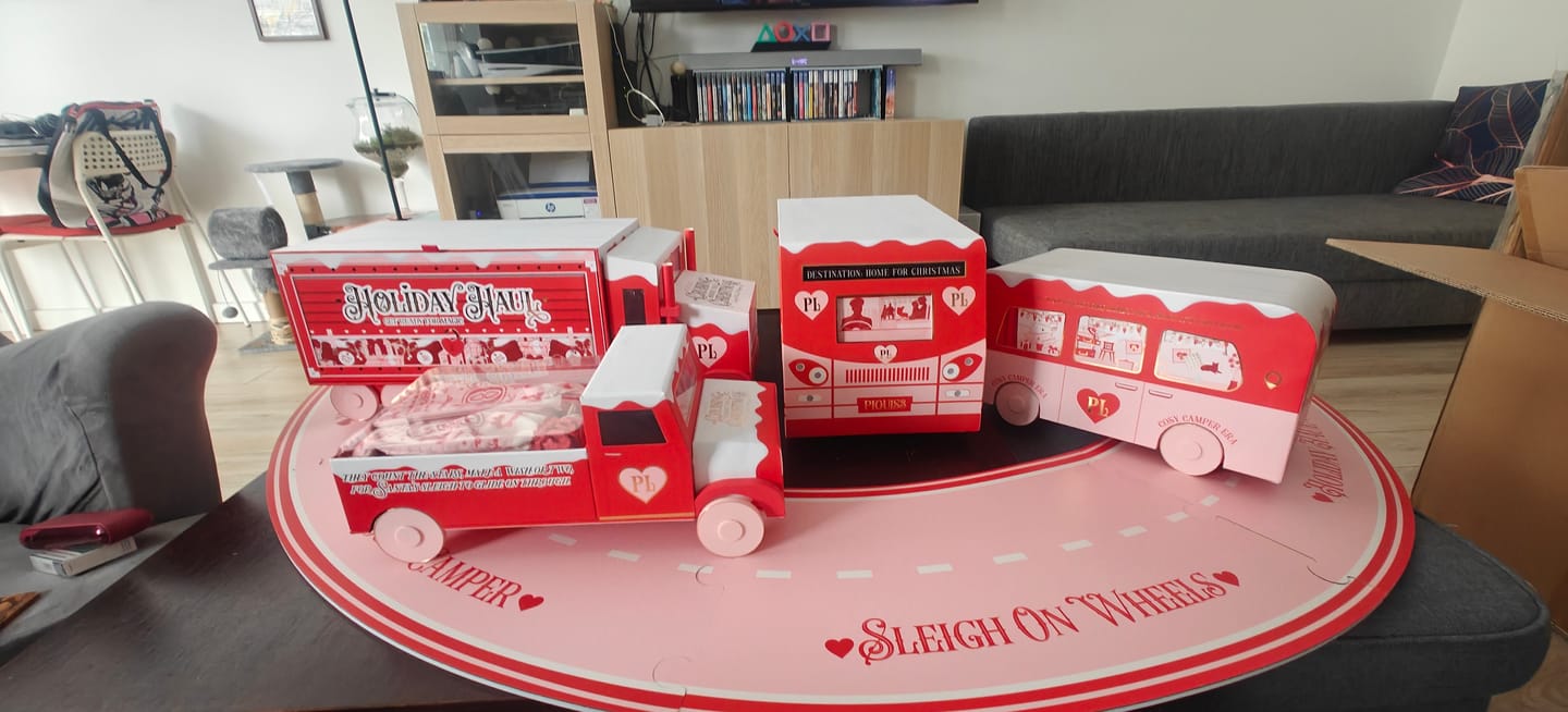 Customer photo review of Cruising Home For Christmas Makeup & Beauty Advent Calendar 2025