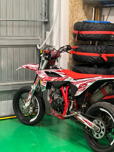 Customer photo review of WHITE FULLSEND - GRAPHICS KIT