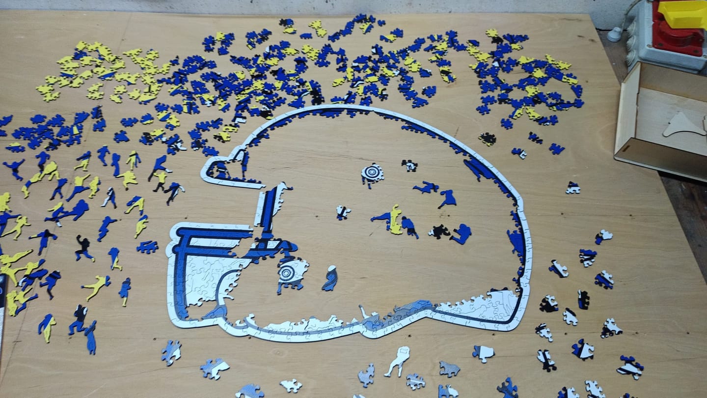 Customer photo review of Los Angeles Rams™ Casco - Puzzle de Madera