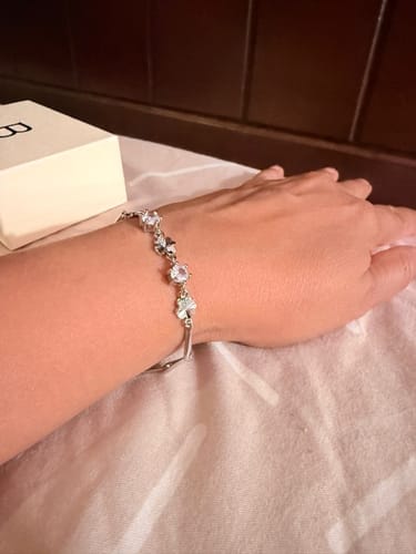 Customer photo review of Ana Clover Bracelet