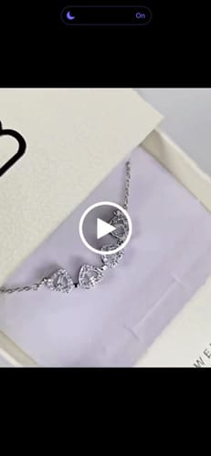 Customer video review of Daphne Clover Necklace
