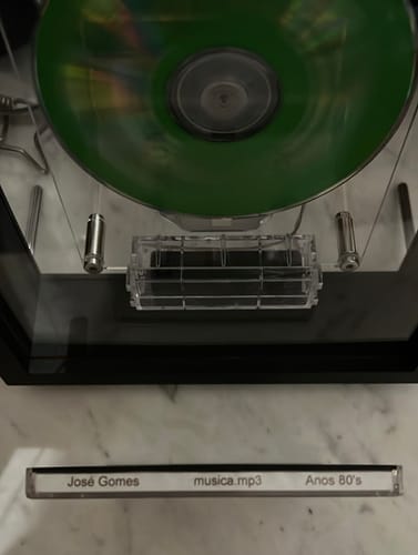 Customer photo review of M1 Music Frame CD Player