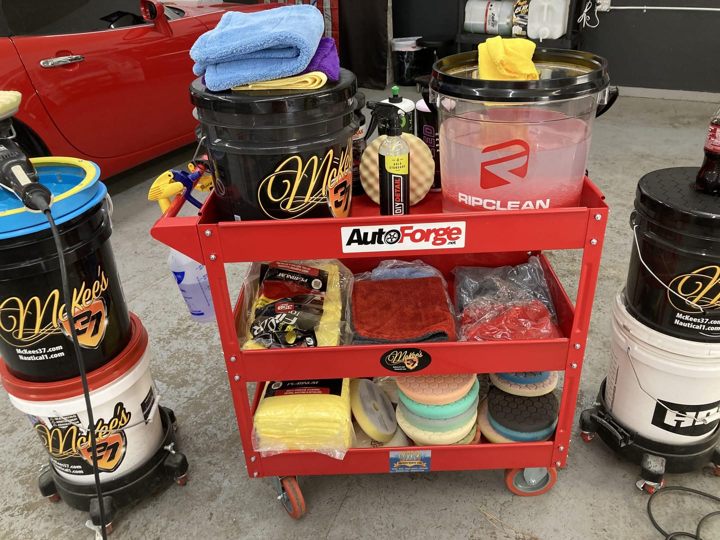 Customer photo review of Phantom Clear 5 Gallon Wash Bucket