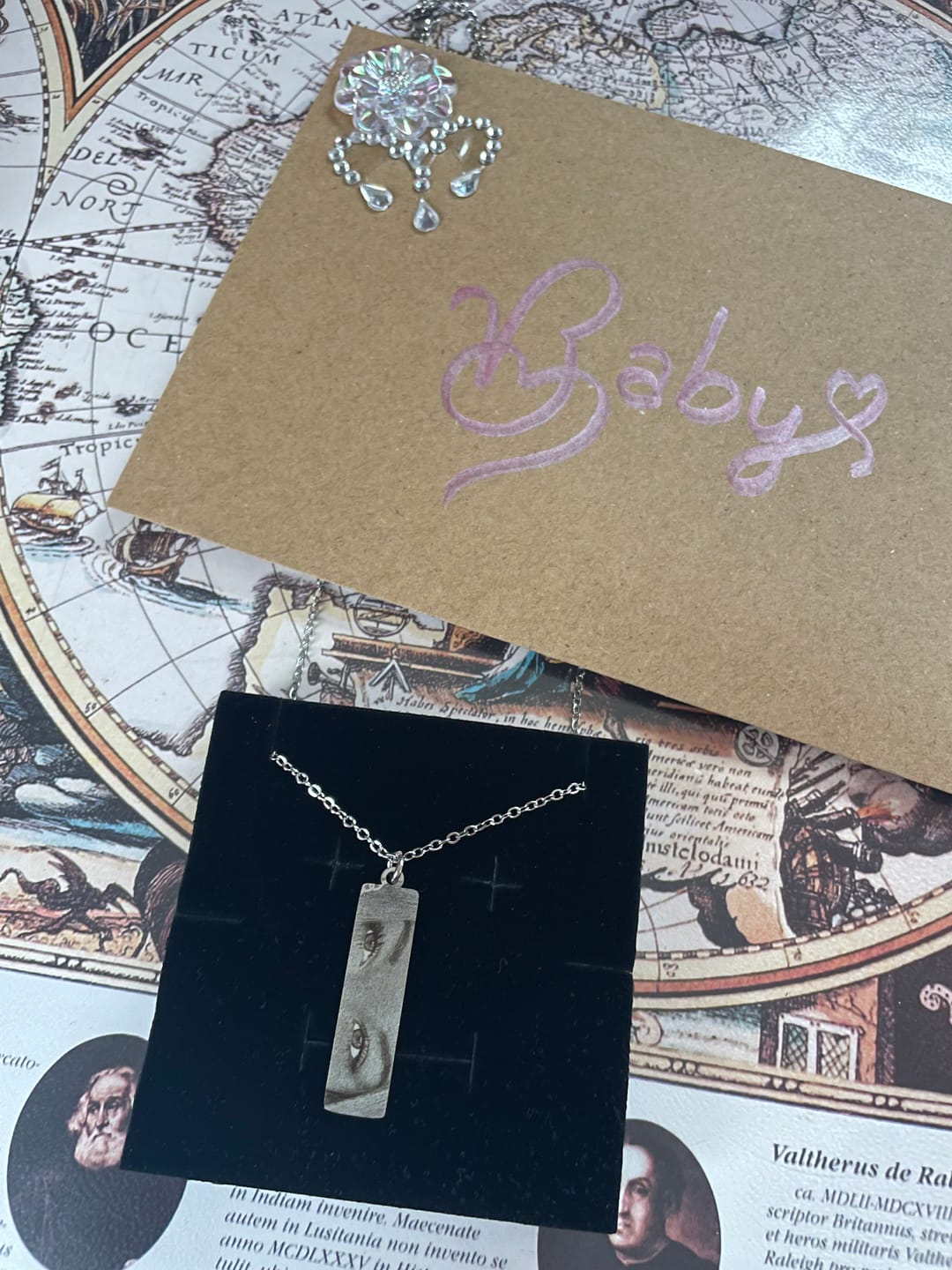 Customer photo review of Halskette mit Anhänger - Augen
