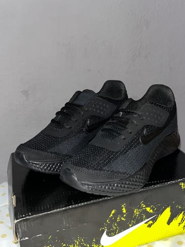 Customer photo review of Tenis 013 Negro Total