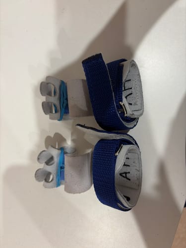 Customer photo review of Hot Shot - Velcro Grip - leather cuff