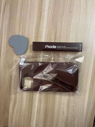Customer photo review of Estuche Rhode Lip Case Espresso