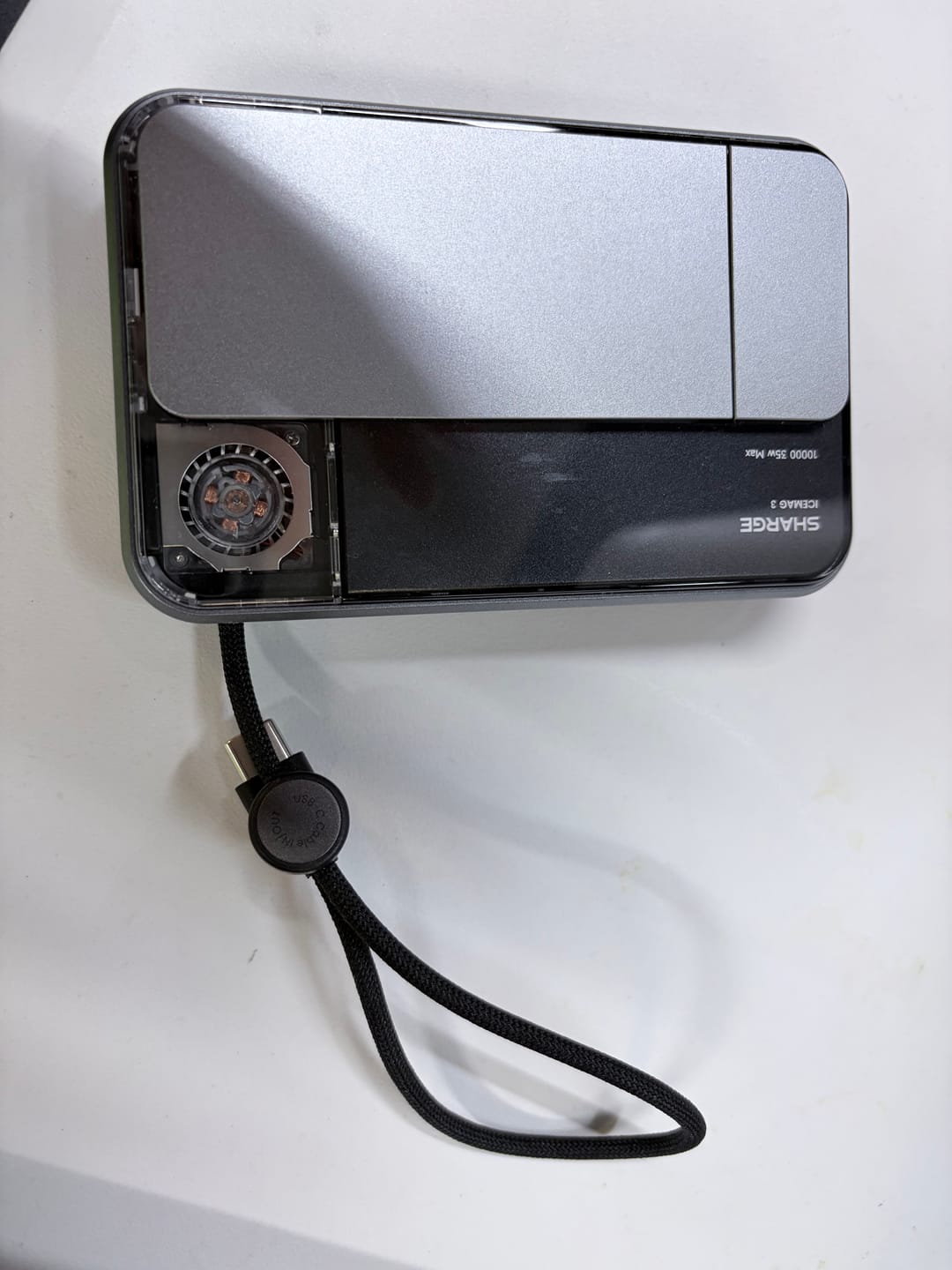 Customer photo review of Sharge ICEMAG 3 (10,000mAh 3A 35W Qi2 Wireless)