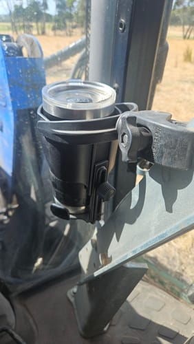 Customer photo review of RAM® Level Cup™ XL 32oz Drink Holder with RAM® Tough-Claw™ (RAP-B-417-400U)
