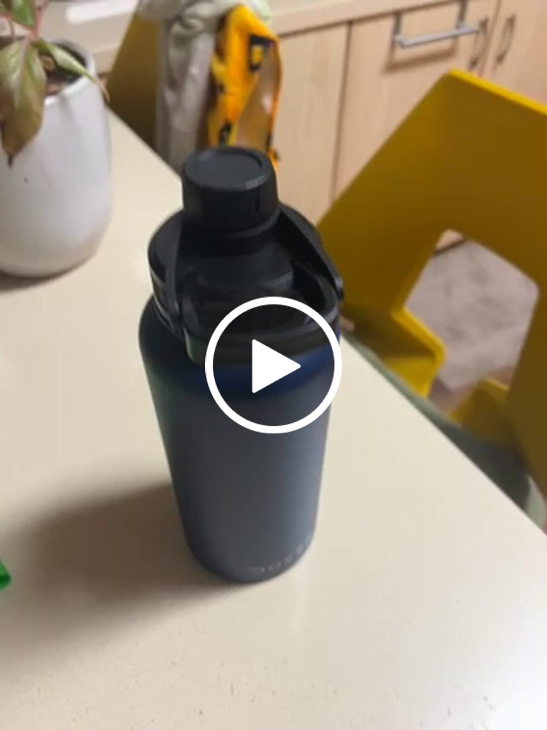 Customer video review of DOZZE Adventurer Water Bottle