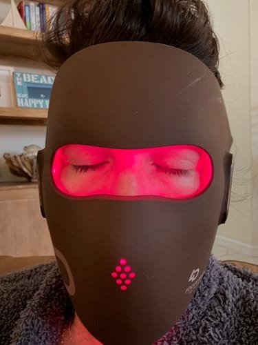 Customer photo review of JOVS 4D Laser Light Therapy Mask