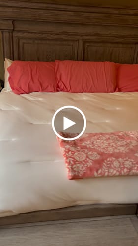 Customer video review of MarshMellow Comforter