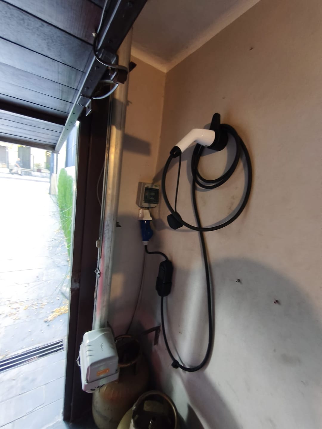 Customer photo review of Cargador Para Auto vehículo Eléctrico 7 kW Tipo 2 Wallbox