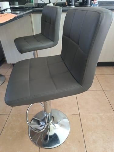 Customer photo review of Pack 4 Sillas Taburete Tipo Bar Ajustable 60-80cm con Respaldo
