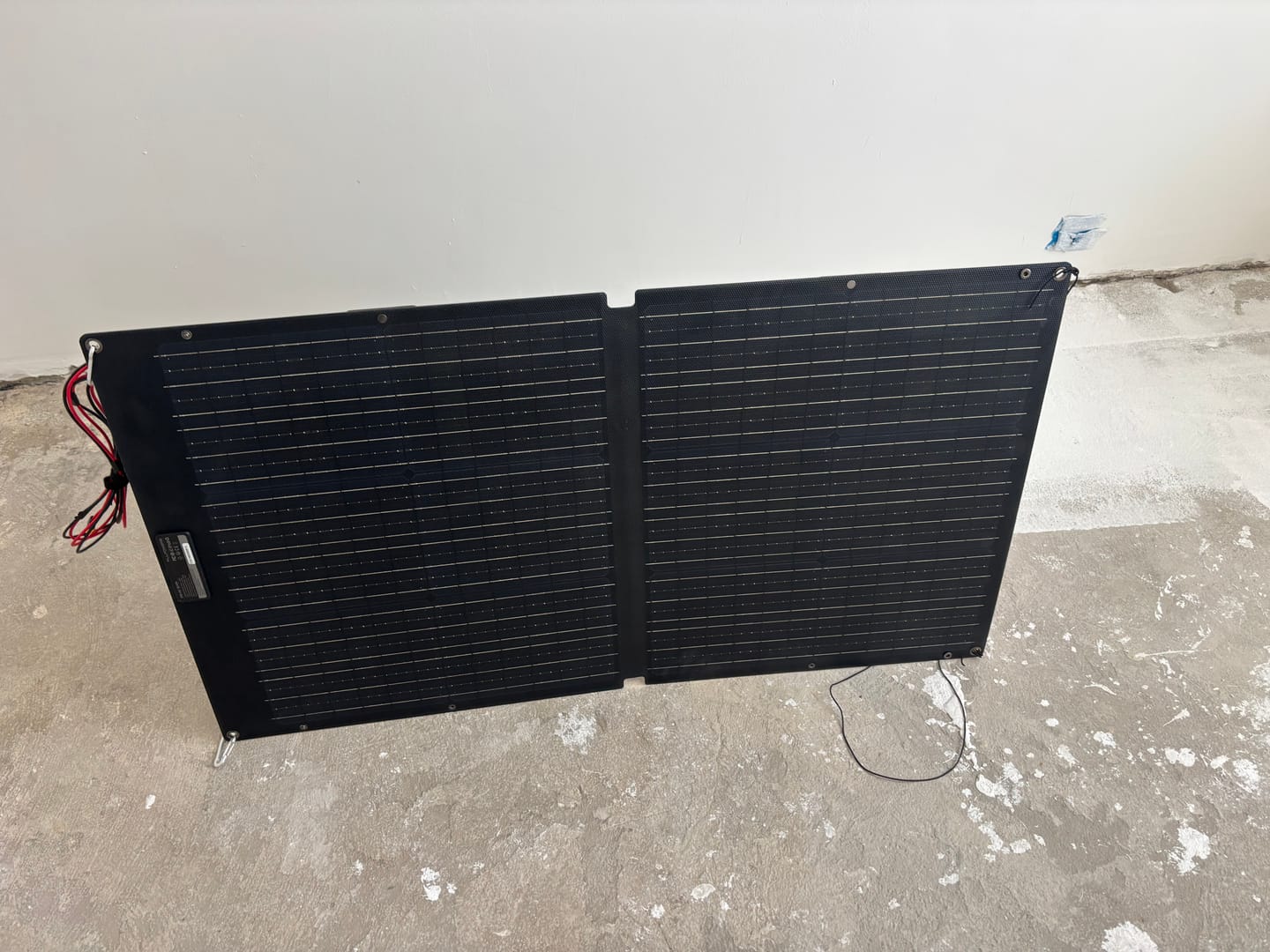 Customer photo review of ALLPOWERS SOLAX SE100 Solar Panel 100W