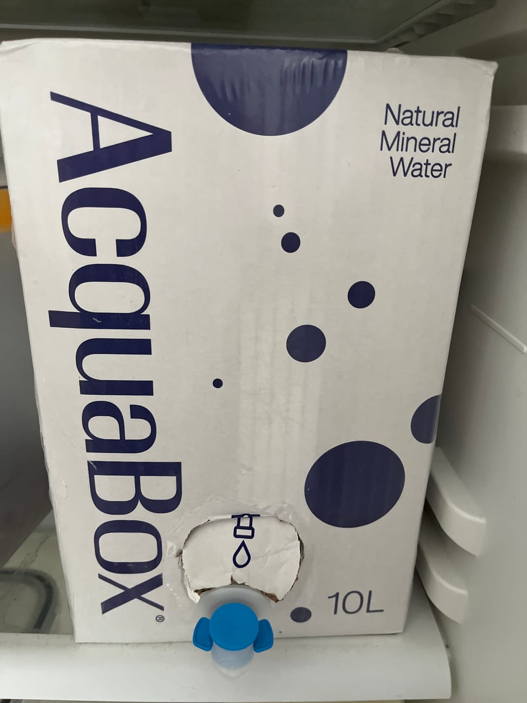 Customer photo review of AcquaBox 10L - Still Mineral Water on tap (Bag-in-Box)