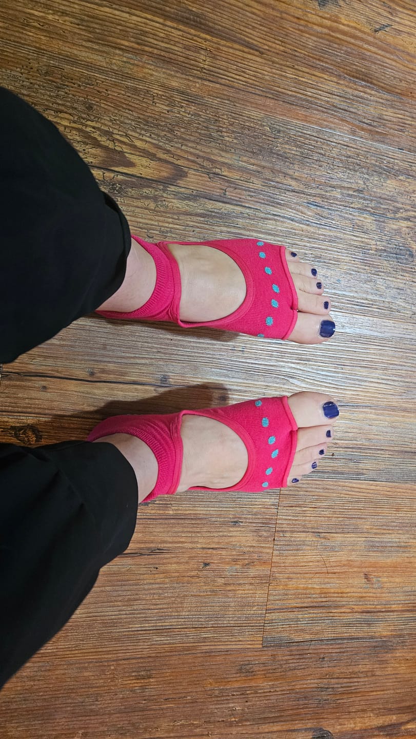 Customer photo review of Tucketts Allegro Pilates Socks - Non-Slip Grip, Open Toe, Barre & Yoga - Women's