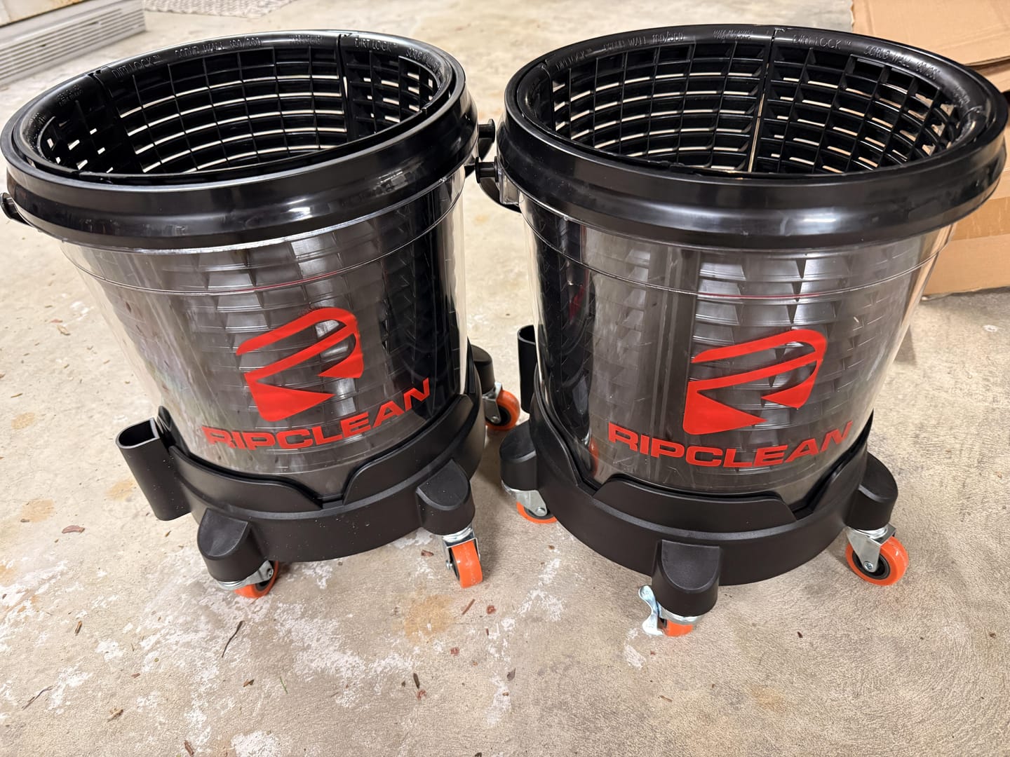 Customer photo review of Phantom Clear 5 Gallon Wash Bucket