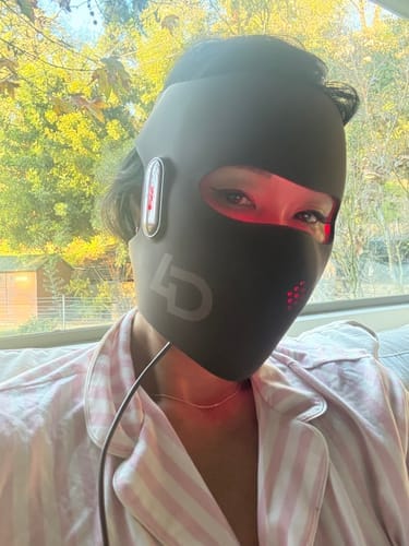 Customer photo review of JOVS 4D Laser Light Therapy Mask