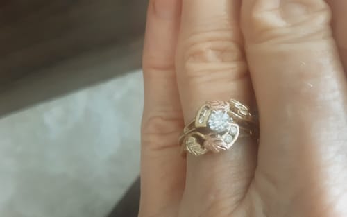 Customer photo review of Five Diamond - Black Hills Gold Engagement & Wedding Ring Set
