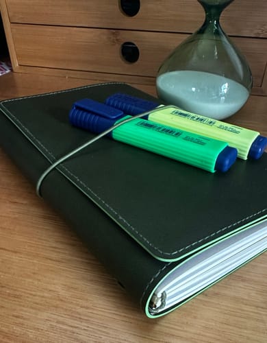 Customer photo review of Refillable Folio - OLIVE GREEN TRIFOLD