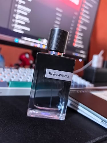 Reseña con foto de un cliente sobre Perfume YVES SAINT LAURENT Y EDP