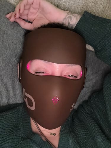 Customer photo review of JOVS 4D Laser Light Therapy Mask