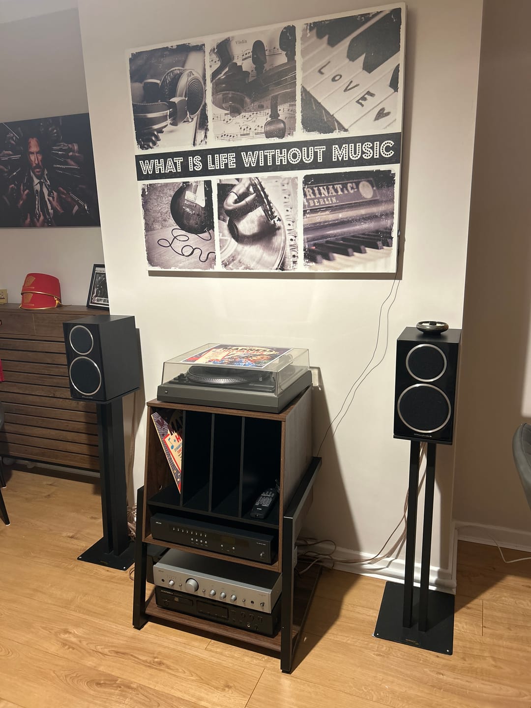 Customer photo review of Eiffel RS05 Record Player Stand