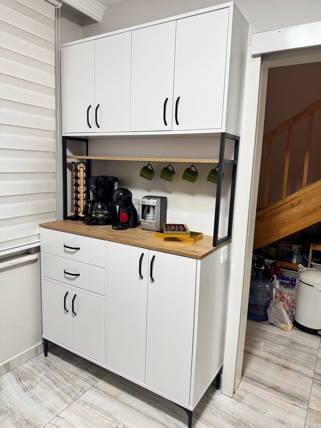 Customer photo review of Rani JE213 Kahve Köşesi Çok Amaçlı Dolap 8 Kapaklı 2 Çekmeceli Raflı Kiler Mutfak Dolabı Beyaz - Sepet Ceviz