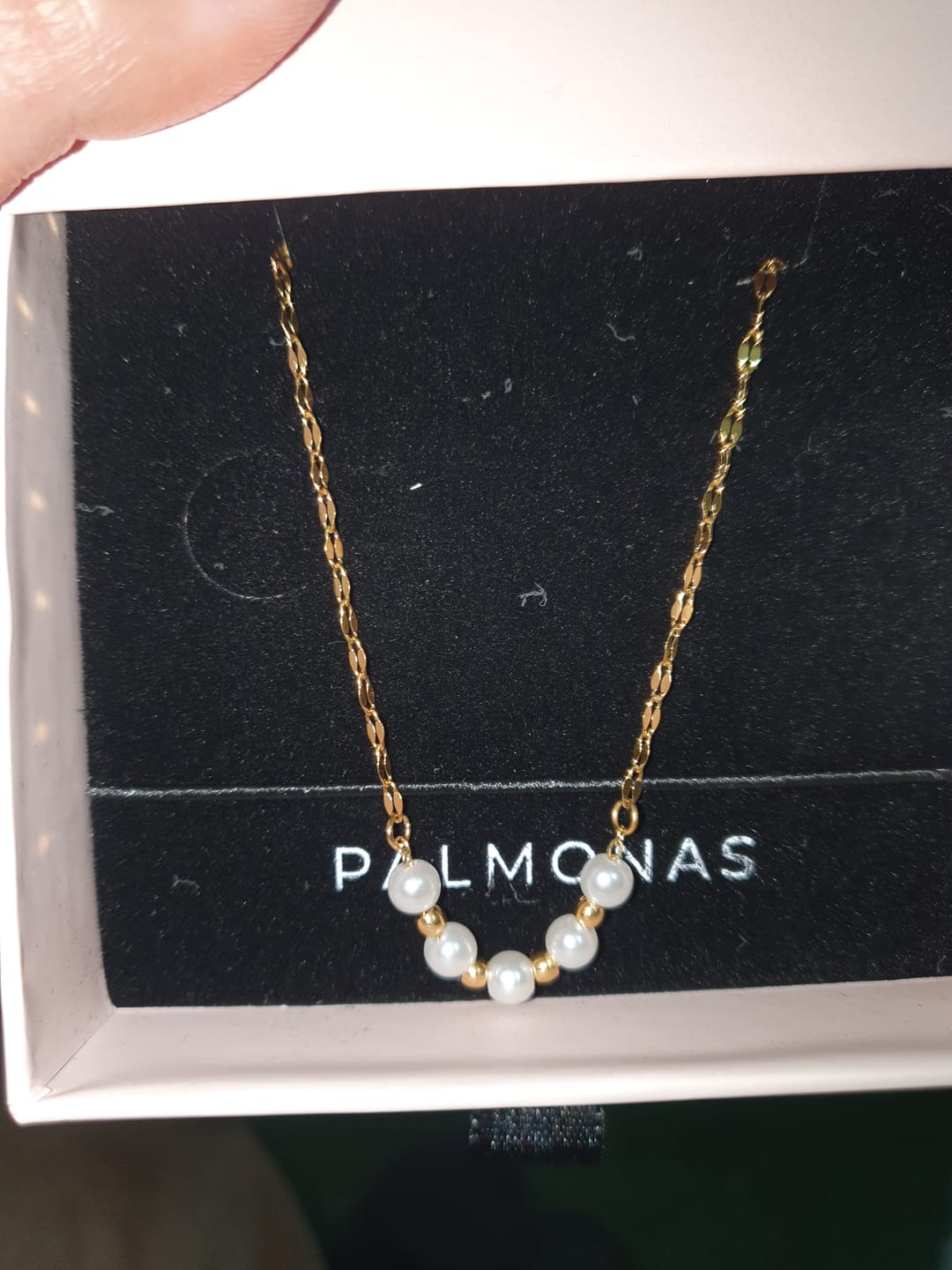 Customer photo review of Pearl Lip Chain Necklace
