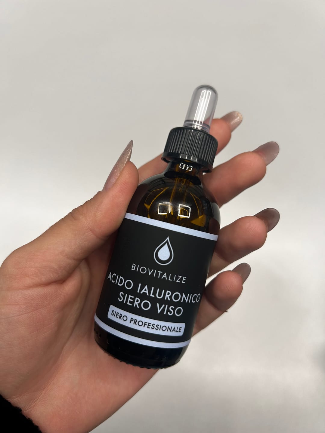 Customer photo review of Ser Profesional cu Acid Hialuronic pentru piele sensibila, Anti-Age, formula noua, made in Italy