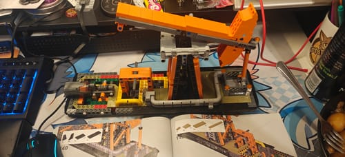 Customer photo review of Motorised Mechanical Oil Rig 839pcs