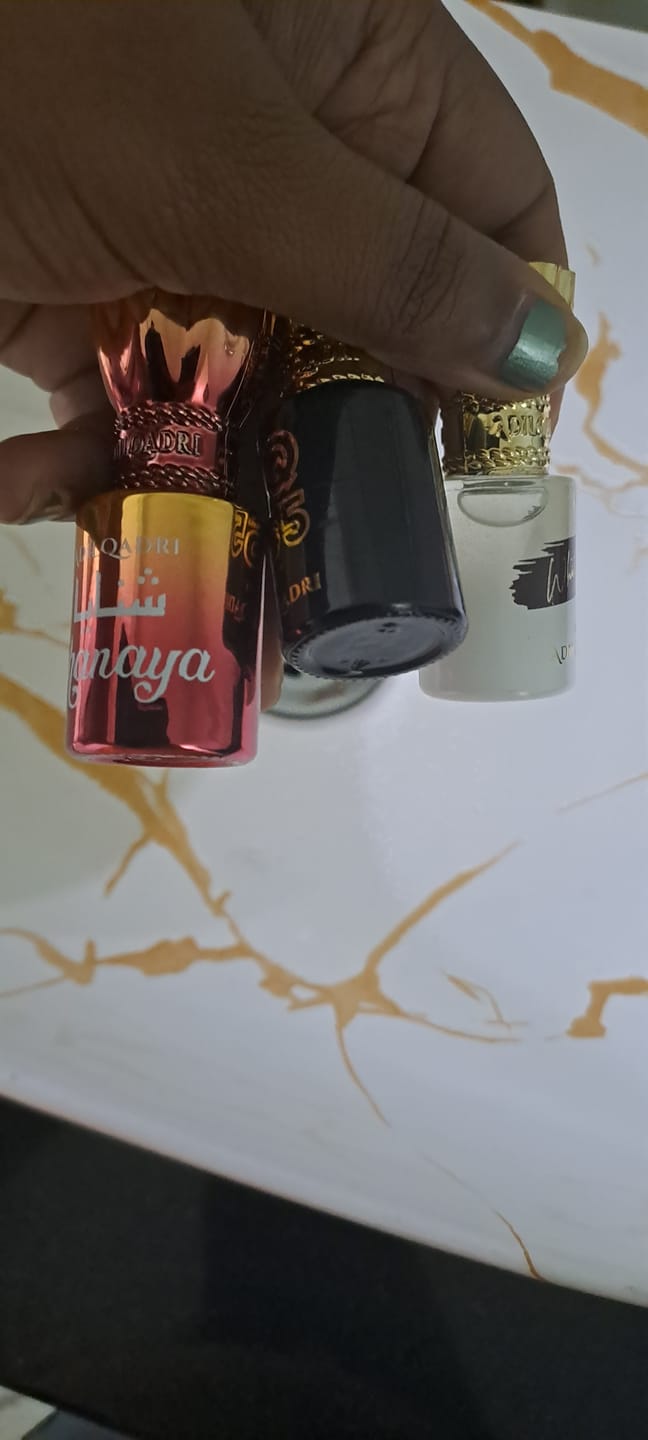 Customer photo review of White Oudh Luxury Attar Perfume