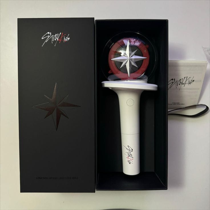 Customer photo review of STRAY KIDS - OFFICIAL LIGHT STICK VER.2
