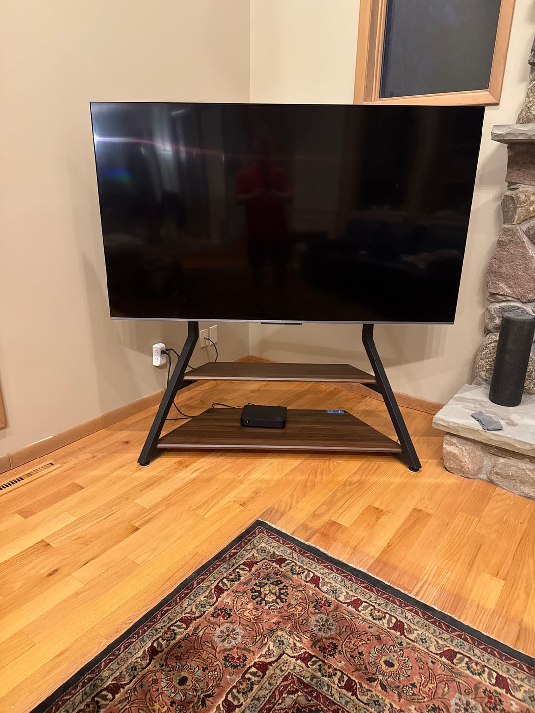 Customer photo review of Eiffel FT100 TV Stand