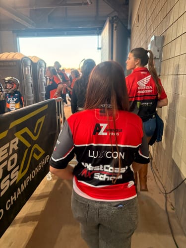 Customer photo review of HIRE AN ARTIST