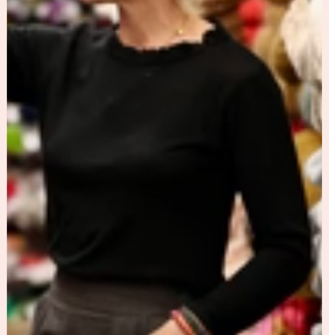 Customer photo review of Blouse  Clarisse - Viscose/lin noir