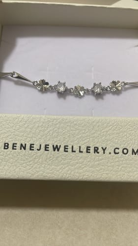 Customer photo review of Ana Clover Bracelet