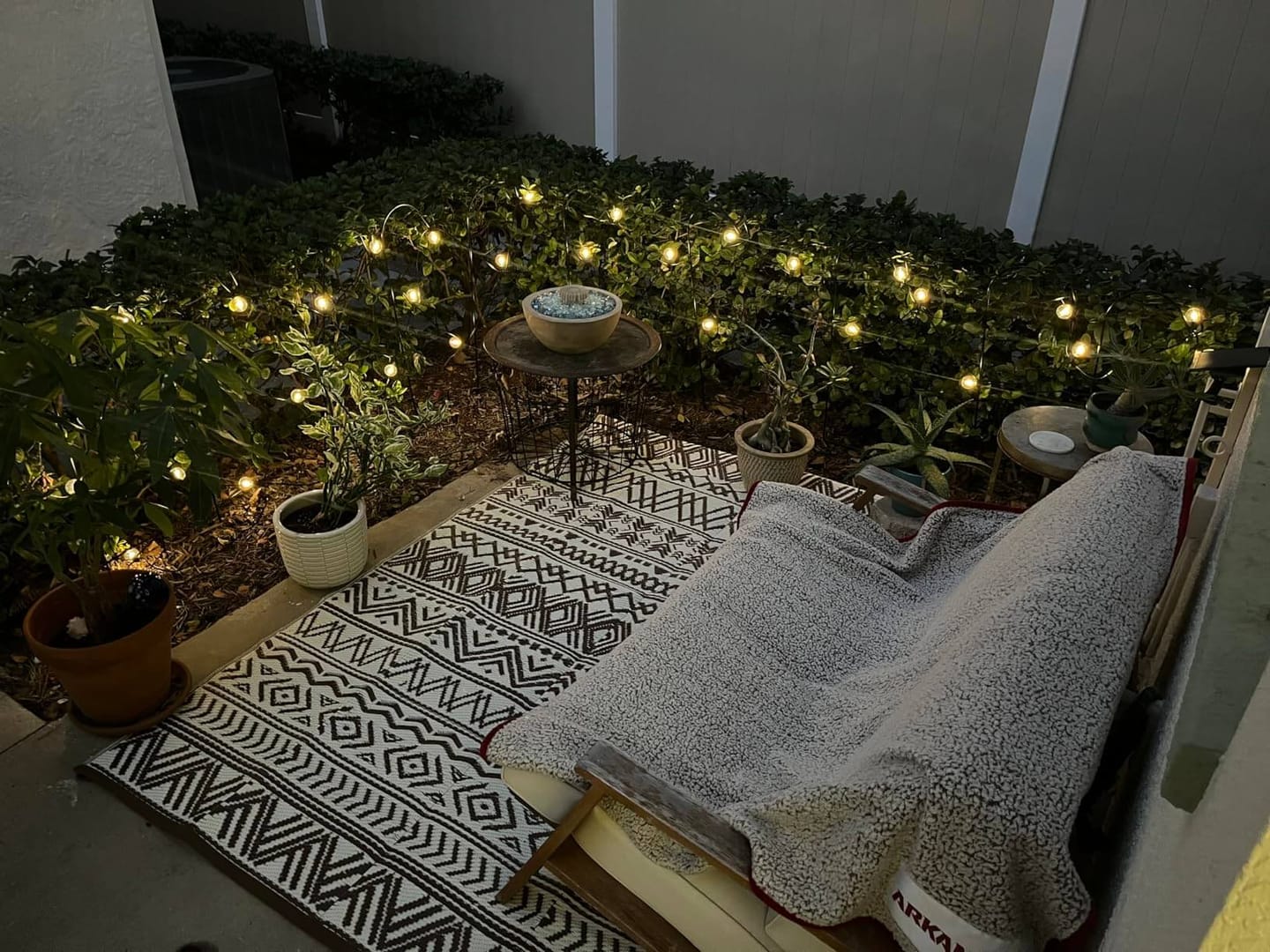 Customer photo review of Boho Plastic Straw Outdoor Rug - Gray