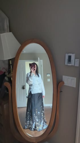 Customer photo review of Jiang Shang Yin 江上吟 Song on the River Ming Dynasty Calligraphy & Mountains Mamian Skirt