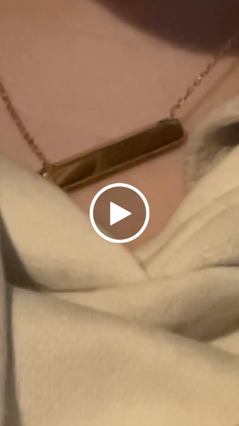 Customer video review of 3cm Letter Bar Necklace in Gold Horizontal